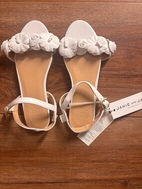 Janie and Jack White Floral Appliqué Ankle-Strap Sandals